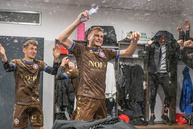 不得有侮辱 不得有侮辱